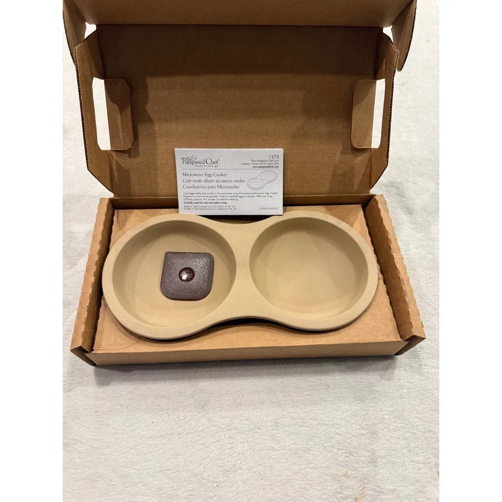 Pampered Chef Microwave Egg Cooker 1372 Stoneware Poacher Scrambler New Box